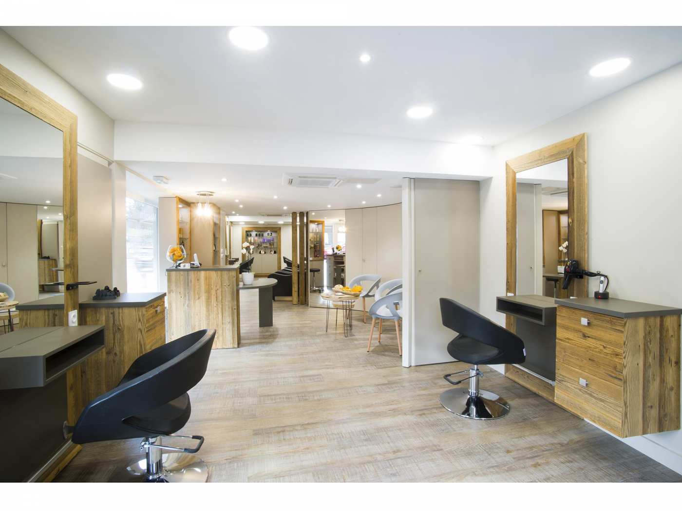 Barron Agencement rénovation d'un salon de coiffure Neuville-sur-saône